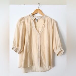 Diane Von Furstenberg Cream Button-Down Shirt. Size 2. Loose fit. Midsleeves